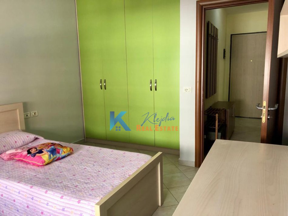 Tirane, jap me qera apartament 1+1+Ballkon Kati 2, 75 m² (afer prokurorise)
