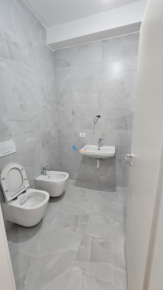 Tirane, jepet me qera apartament 1+1 Kati 7, 60 m² (Ali Dem, te kompleksi Kaimi)