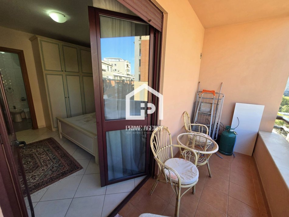 JEPET ME QIRA : Apartament 2+1 +2/ Rruga Barrikadave/ Qender