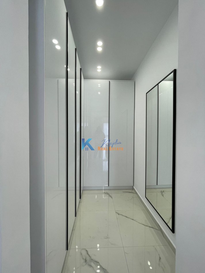 Tirane, jap me qera apartament 1+1+Ballkon Kati 5, 75 m² 650 € (Kodra e Diellit)