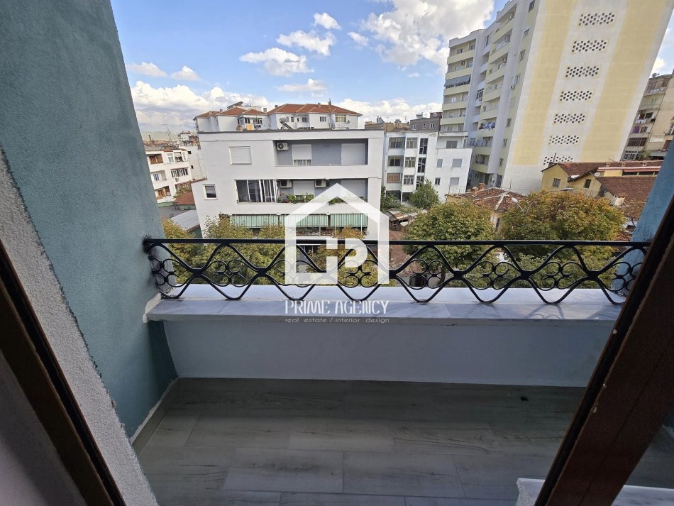 SHITET: Apartament 1 +1 /zona: Pogradec/ RRUGA RINIA
