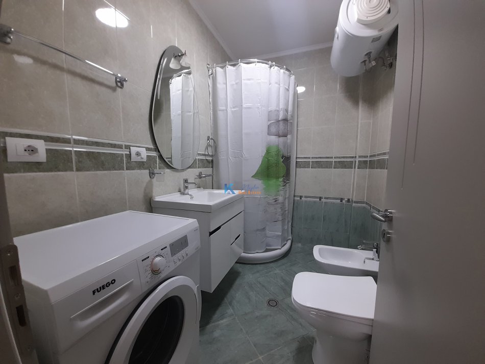 Tirane, jap me qera apartament 2+1+Ballkon Kati 8, 120 m² 650 € (Stacioni i Trenit)