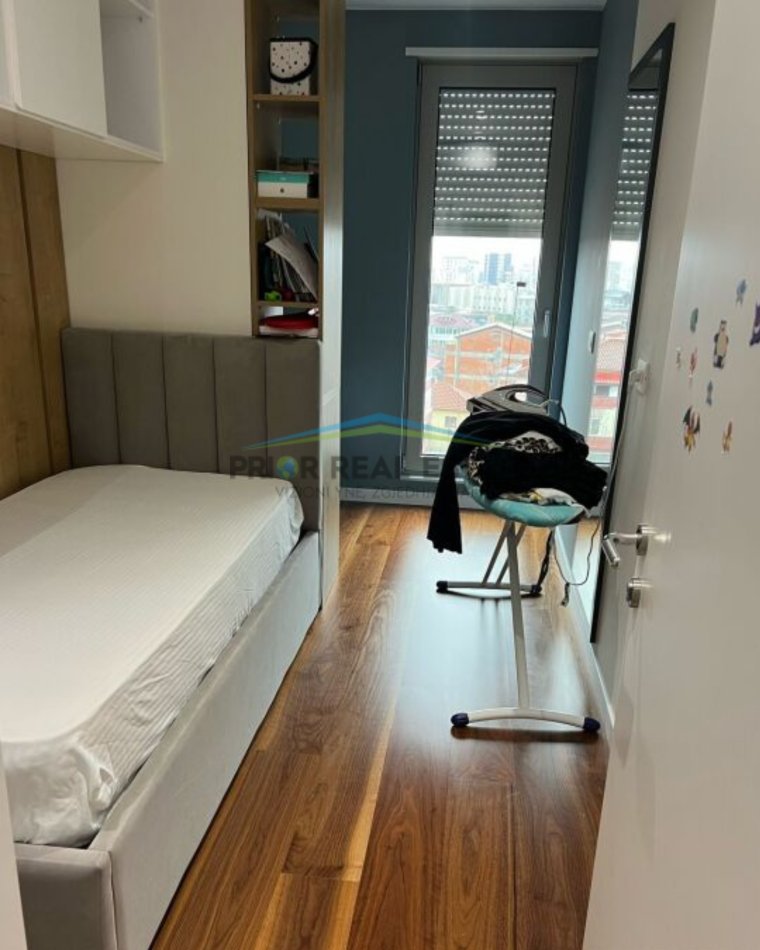 Tirane, jepet me qera apartament 3+1+Ballkon Kati 2, 152 m² 1.200 € (Foleja e Gjelber, 21 Dhjetori)