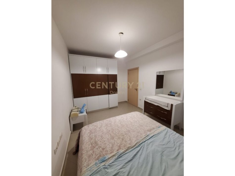 Tirane, jepet me qera apartament 2+1 Kati 2, 90 m² 450 € (Rezidenca Euro 3D)