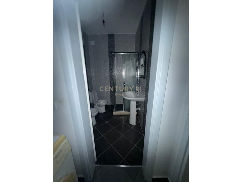 Tirane, shitet apartament 2+1 , 124 m² 180.000 € (Kopshti Botanik)