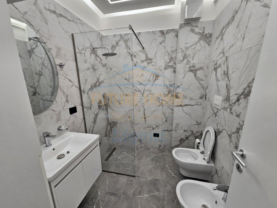 Tirane, jepet me qera apartament 2+1 Kati 1, 132 m² 1.500 € (TEG, Tirane.)