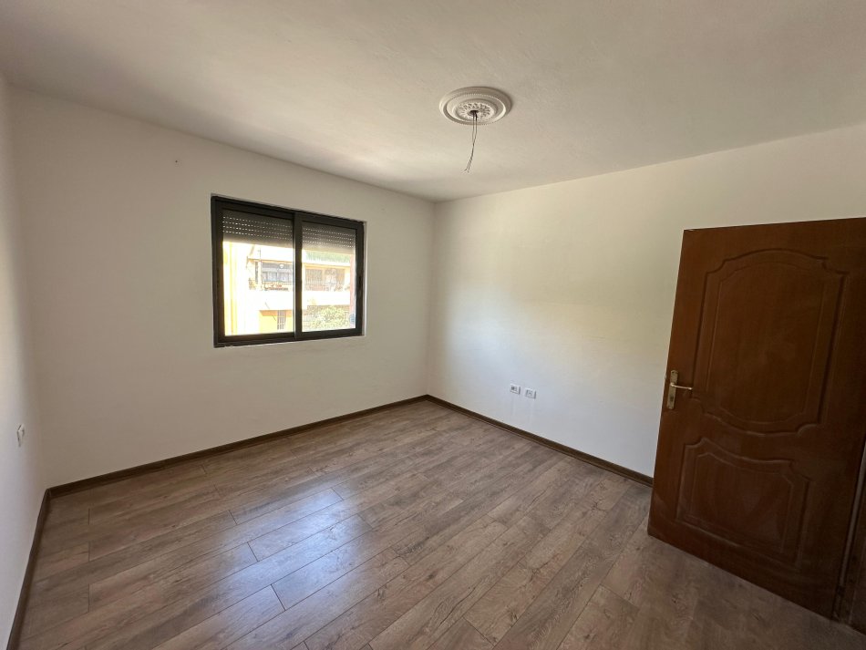 Durres, shes apartament 1+1+Ballkon Kati 2, 61 m² 69.000 € (STADIUMI, DURRES.)