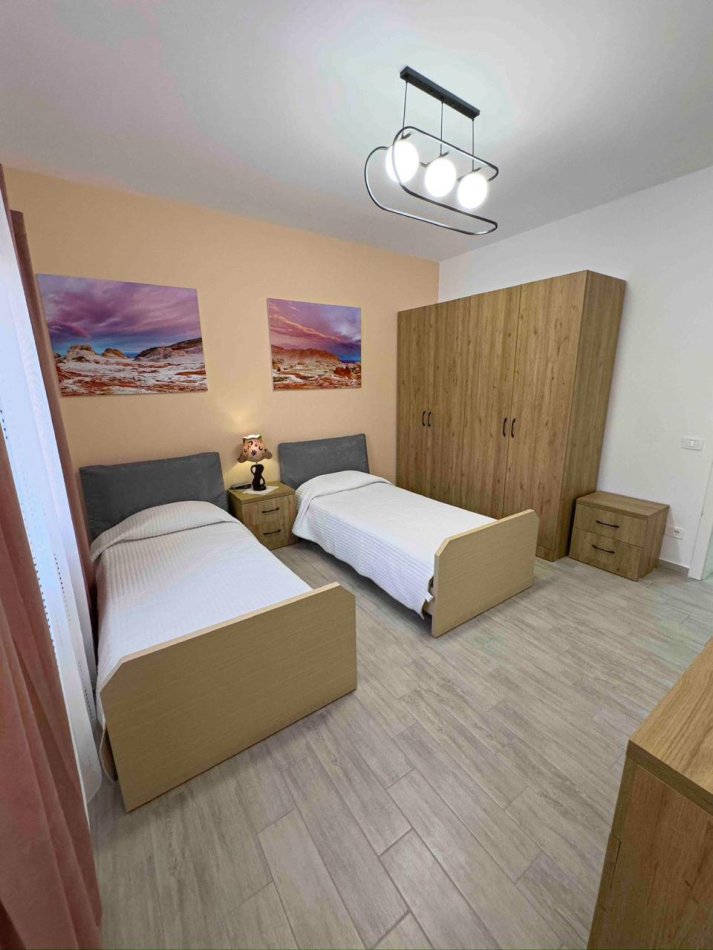 Tirane, jepet me qera Vile 2+1 Kati 0, 330 m² 1.100 € (Prane Vilave Germane)
