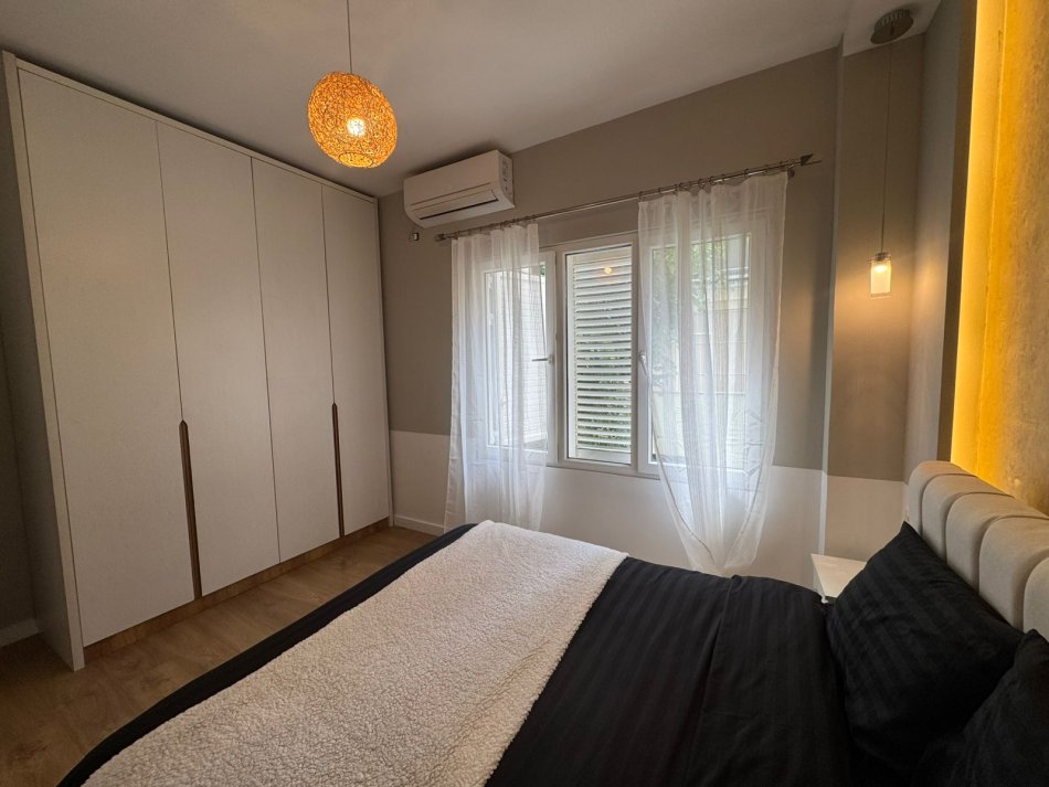 Tirane, jepet me qera apartament 2+1 Kati 1, 80 m² 750 € (Kodra e Diellit)