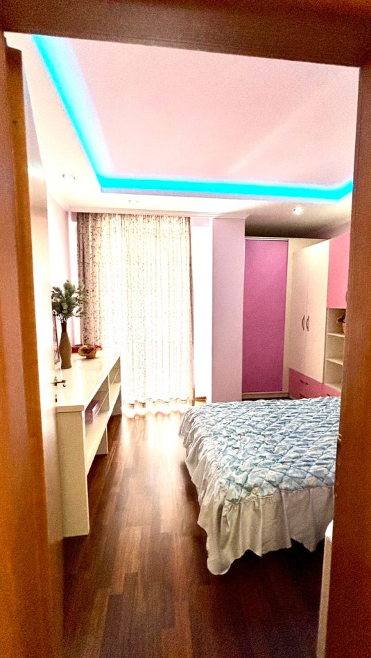 Tirane, jepet me qera apartament 2+1 Kati 3, 120 m² 1.200 € Ambasador 2