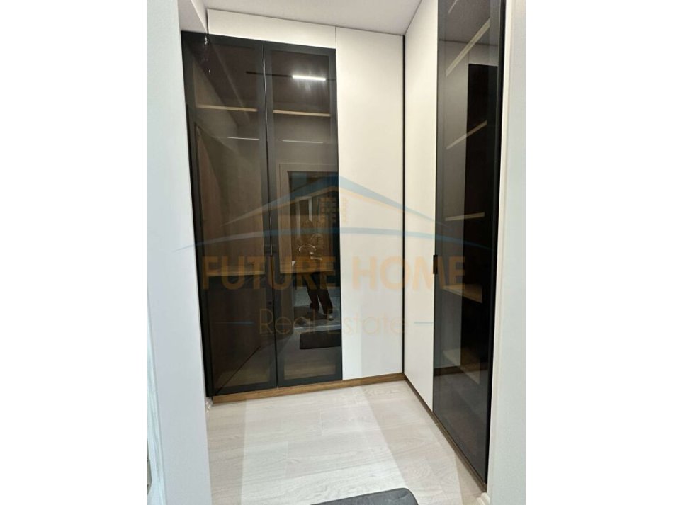 Tirane, jepet me qera apartament 2+1 Kati 7, 104 m² 900 € 