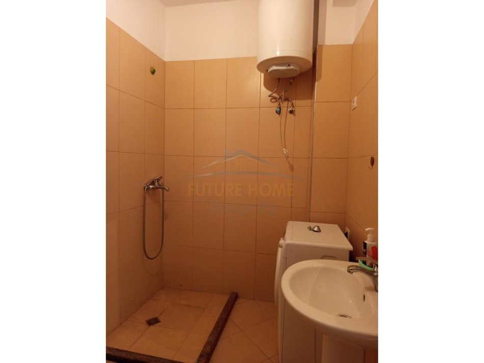 Tirane, jepet me qera apartament 2+1 Kati 5, 125 m² 450 € 