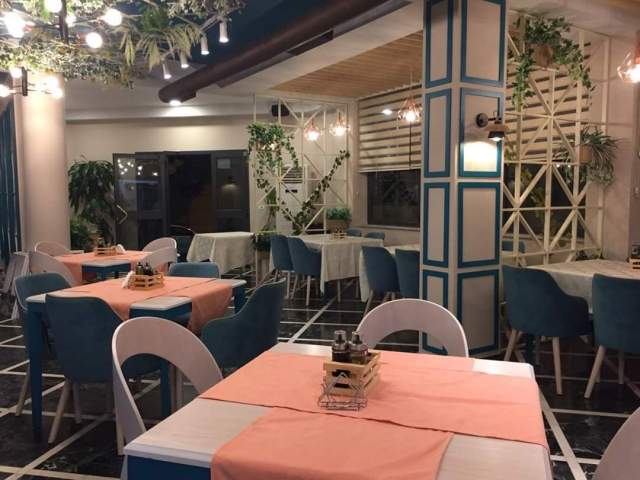 Tirane, jap me qera bar-resorant Kati 1, 390 m² 2.300 Euro (perballe Toptanit - Qender)