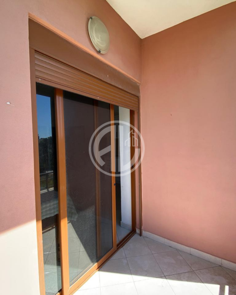Durres, shitet 1+1+Ballkon Kati 5, 65.000 € 