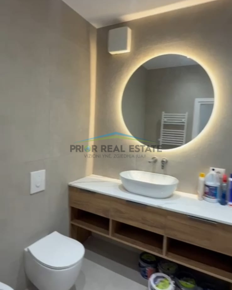 Tirane, jepet me qera apartament 2+1 Kati 9, 1.200 € (Zogu i Zi)