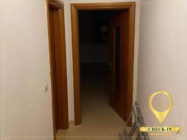 Tirane, jepet me qera 1+1+A+BLK Kati 3, 80 m² 350 Euro (Rruga e Kavajes)