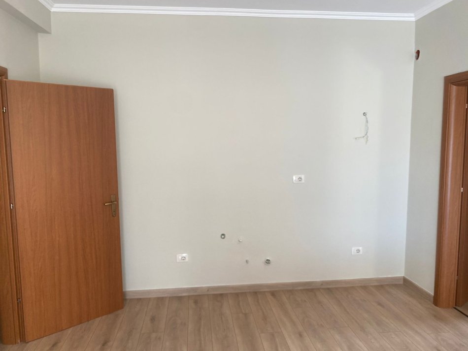 Apartament 1+1 per qira tek Liqeni !