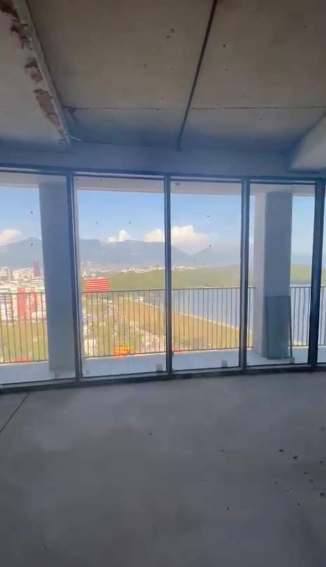 Tirane, jepet me qera ambjent biznesi Kati 0, 600 m² 17 Euro/m2 tek Lake View
