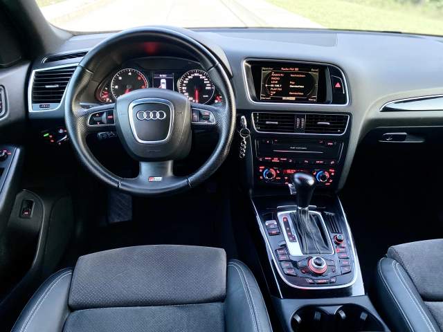 Tirane, shes makine Audi Q5 S - Line Viti 2010,