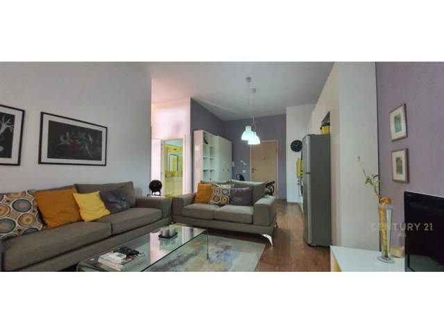 Tirane, jepet me qera apartament 2+1+BLK Kati 2, 95 m² 800 Euro (Komuna e Parisit)