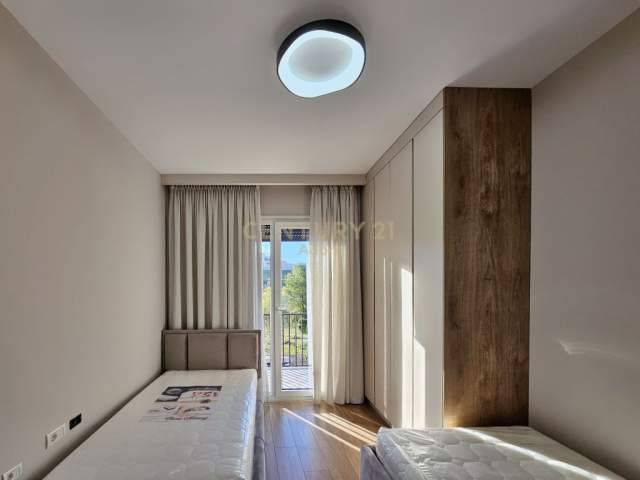 Tirane, jepet me qera apartament Kati 1, 100 m² 1.100 Euro (teg)