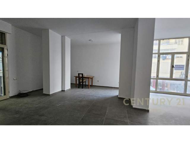 Tirane, shitet ambjent biznesi Kati 2, 85 m² 57.000 Euro