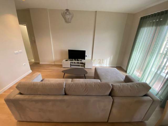 Tirane, jepet me qera apartament 1+1+BLK Kati 5, 70 m² 500 Euro (Pazari i Ri)