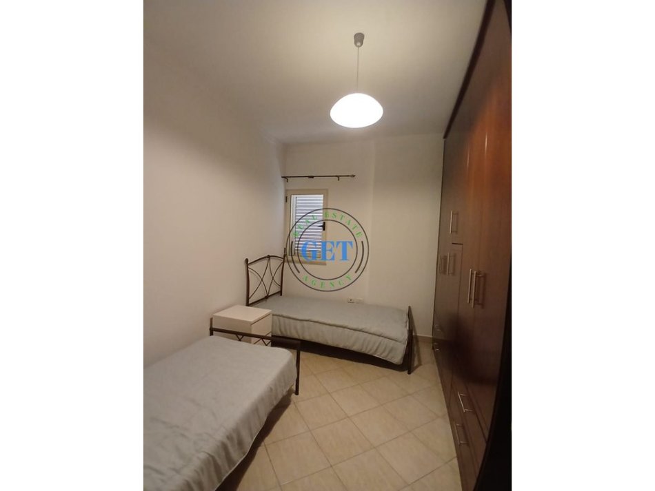 Durres, jepet me qera apartament 2+1+Ballkon Kati 6, 100 m² 450 € (KAZAZI,DURRES)