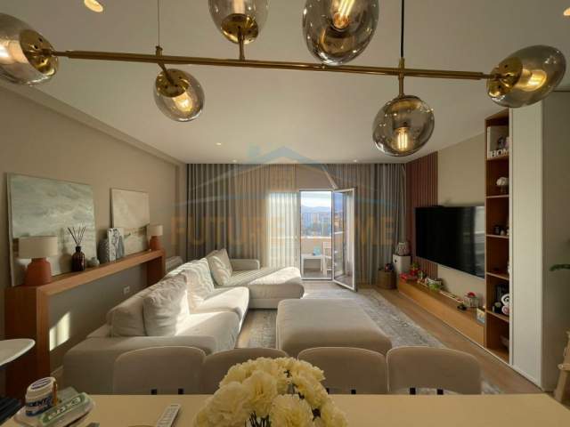 Tirane, shitet apartament 2+1+BLK Kati 11, 144 m² 200.000 Euro