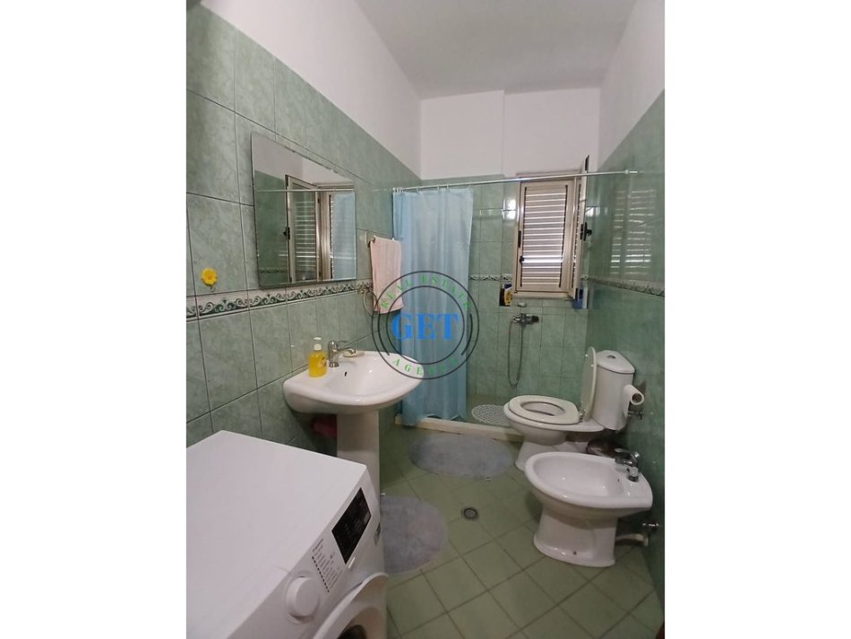 Durres, jepet me qera apartament 2+1+Ballkon Kati 6, 100 m² 450 € (KAZAZI,DURRES)