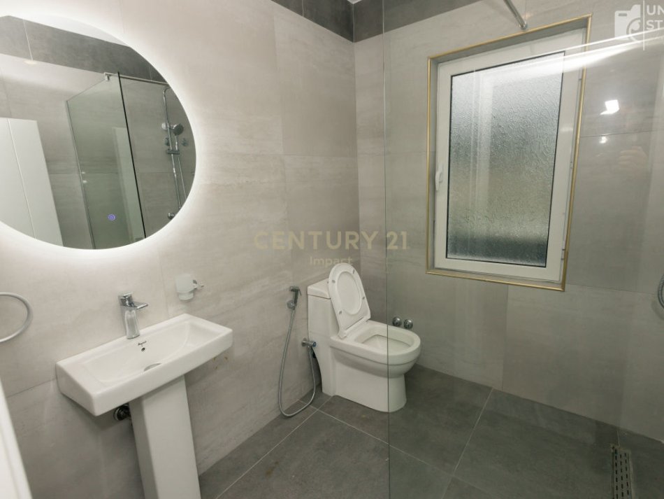 Tirane, shitet , 2.200.000 € (Vaqarr)