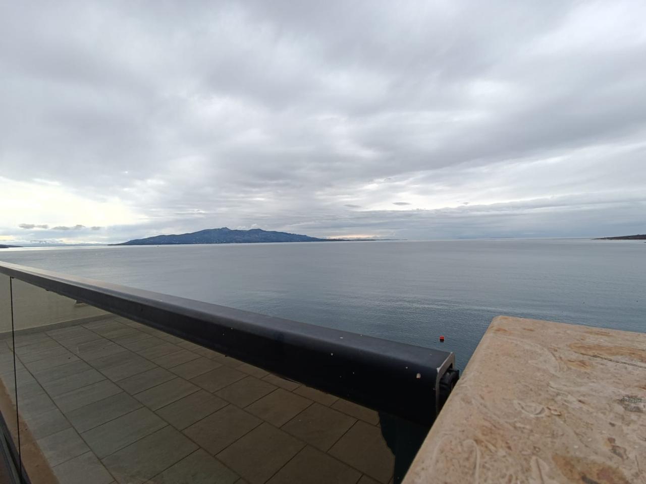 Penthouse në shitje, Sarandë
