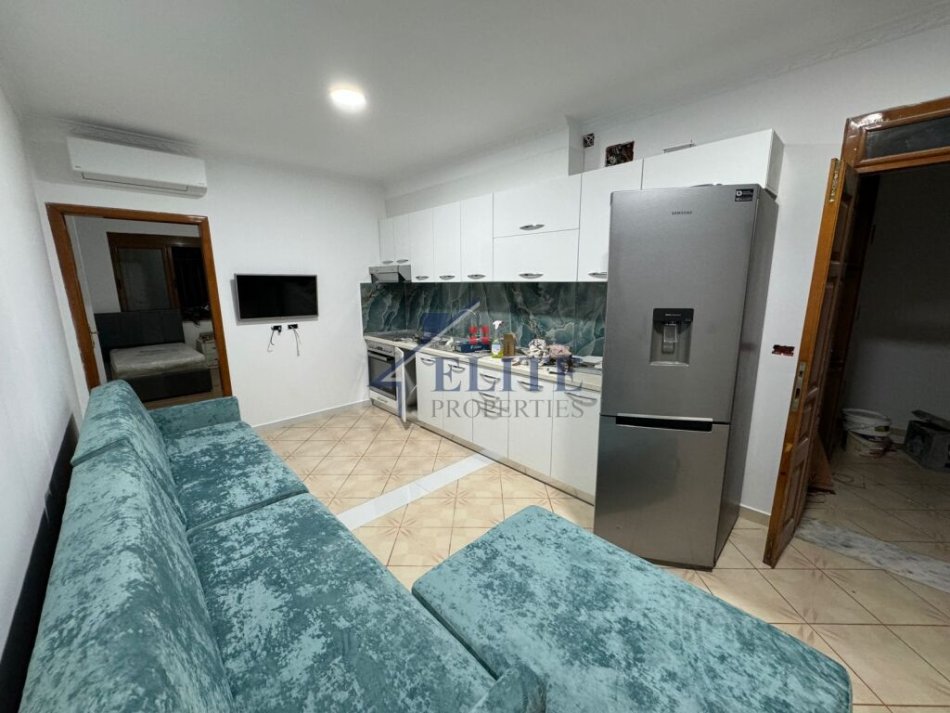 Tirane, jepet me qera apartament 2+1 Kati 2, 80 m² 300 € (Kamez)