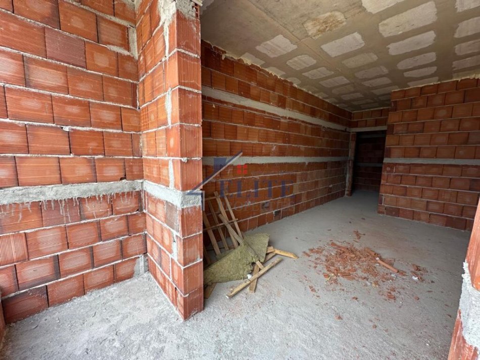 Tirane, shitet apartament 1+1+Ballkon Kati 1, 84 m² 106.905 € (Paskuqan)