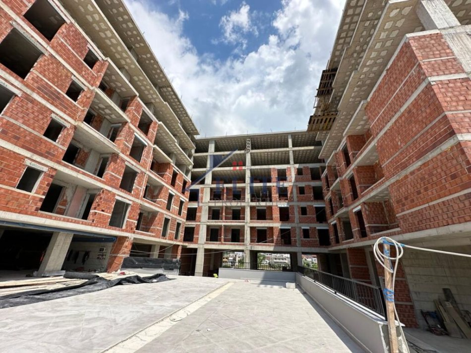 Tirane, shitet apartament 1+1+Ballkon Kati 1, 84 m² 106.905 € (Paskuqan)