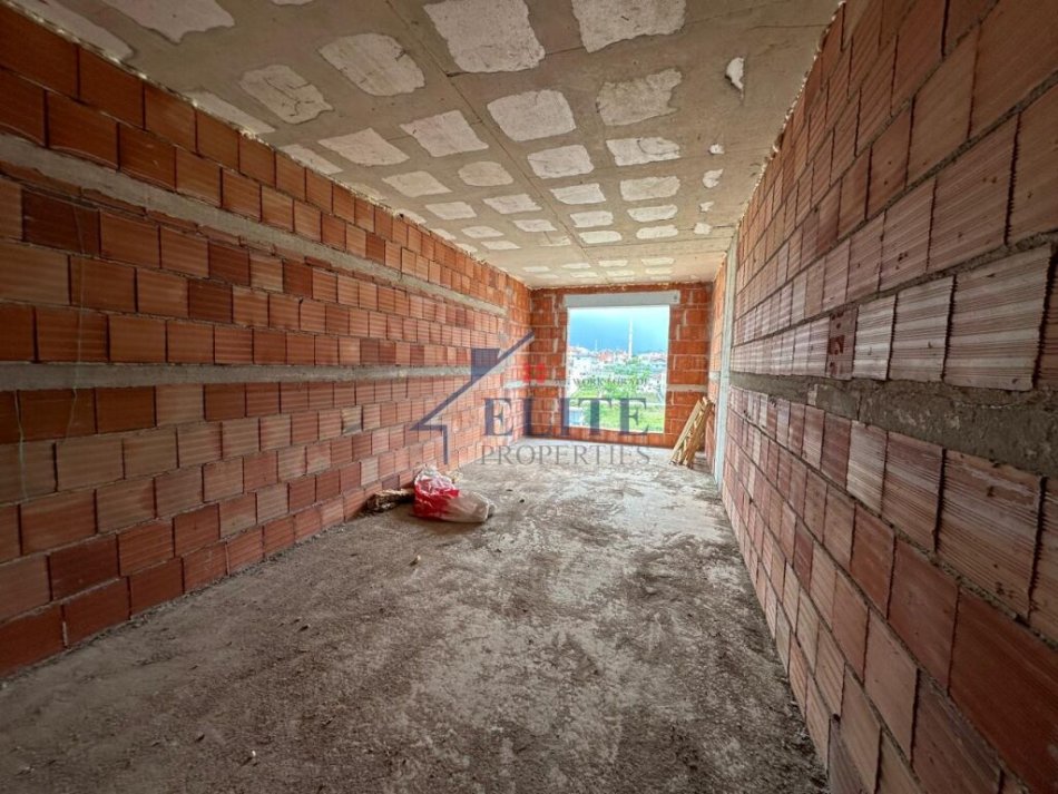 Tirane, shitet apartament 1+1+Ballkon Kati 1, 84 m² 106.905 € (Paskuqan)