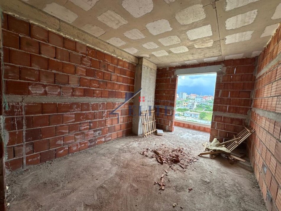 Tirane, shitet apartament 1+1+Ballkon Kati 1, 84 m² 106.905 € (Paskuqan)