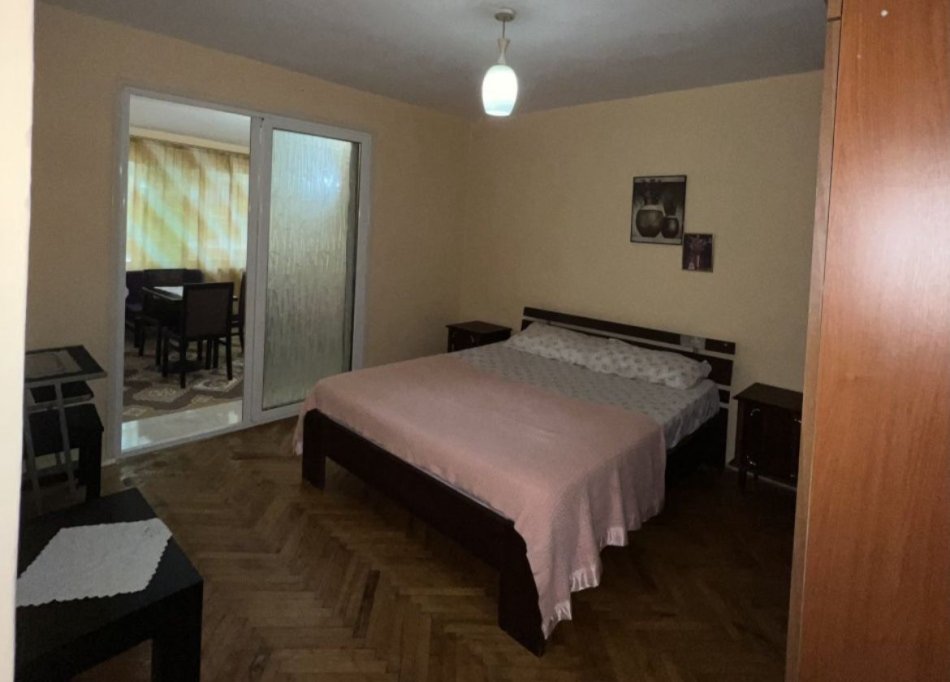 Tirane, jepet me qera shtepi 1+1 Kati 2, 50 m² 300 € (Qytet Studenti)