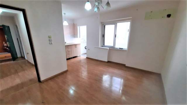 Tirane, ofert apartament 3+1 Kati 4, 96 m² 130.000 Euro (Rruga Tefta Tashko)