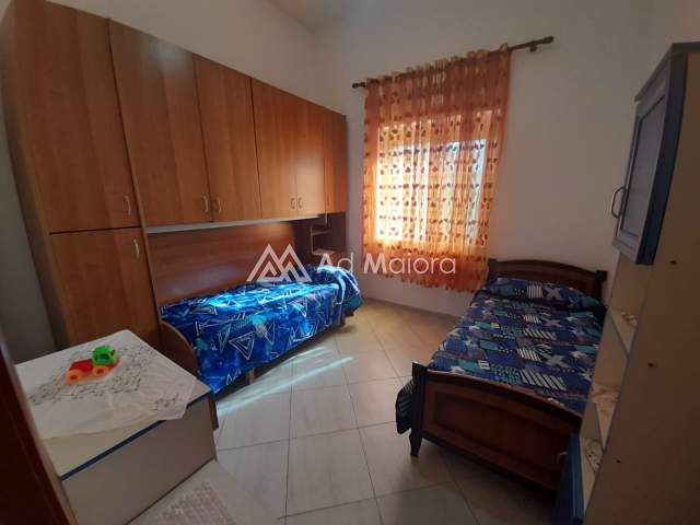 Durres, jepet me qera apartament 2+1 Kati 2, 100 m² 300 Euro (lagjja 5 durres)