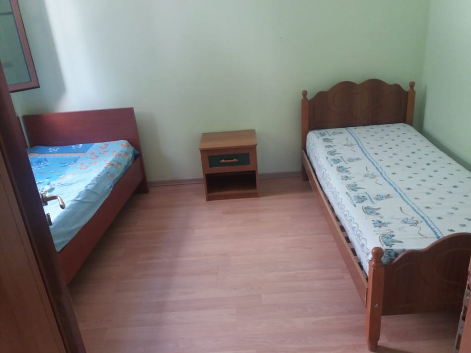 Tirane, jepet me qera apartament 1+1 Kati 2, 60 m² 298 € (Vilat Gjermane)