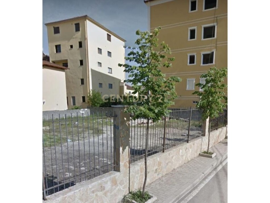 Tirane, shitet , 350 m² 140.000 € (truall ne zonen e Don Boskos me siperfaqe 350m2)
