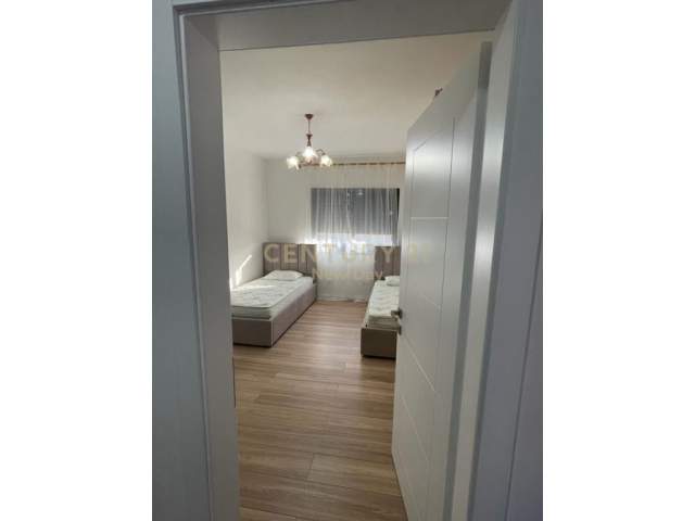 Tirane, jepet me qera apartament 2+1 Kati 5, 75 m² 400 Euro (Bulevardi Bajram Curri)