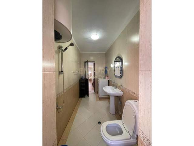 Tirane, jepet me qera apartament 2+1 Kati 5, 75 m² 400 Euro (Bulevardi Bajram Curri)