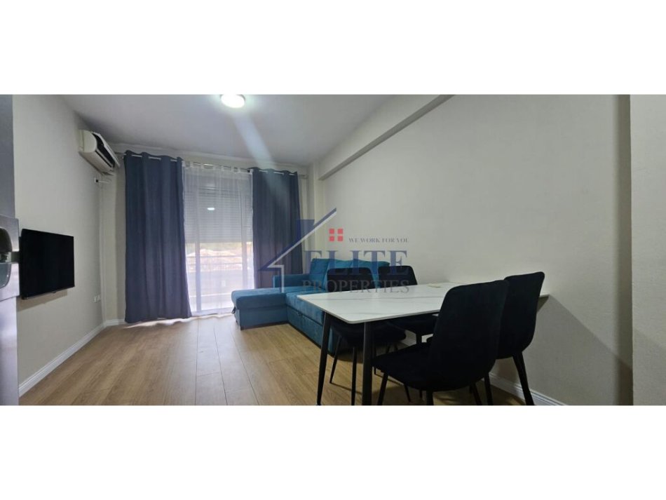 Tirane, jepet me qera apartament 1+1+Ballkon Kati 1, 65 m² 600 € (Islam Alla)