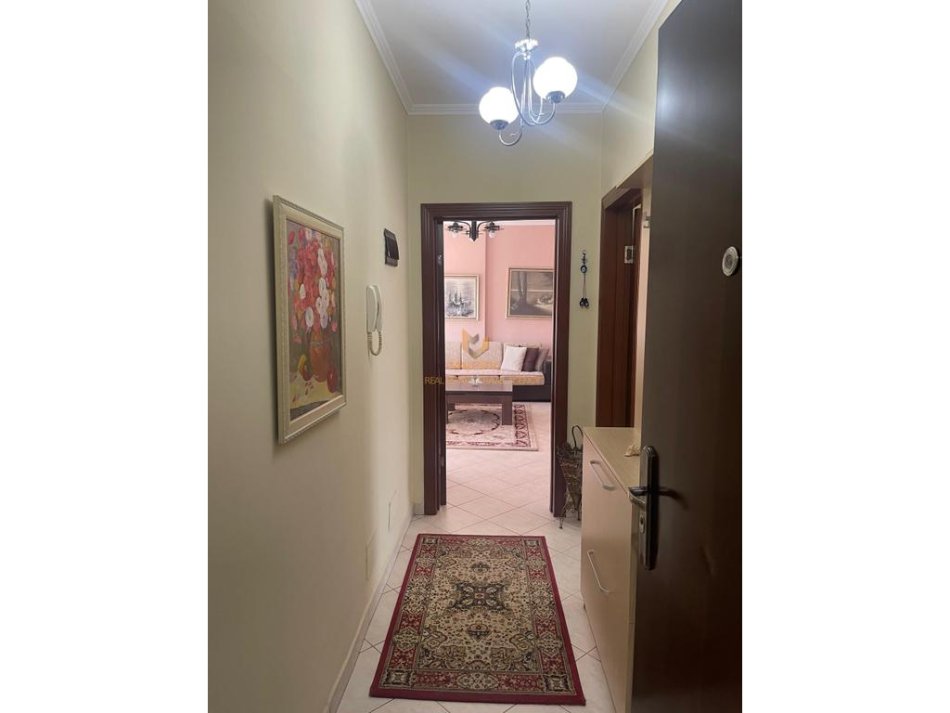 Tirane, jepet me qera apartament 2+1+Aneks+Ballkon Kati 8, 100 m² 850 € (ish sheshi shqiponja)