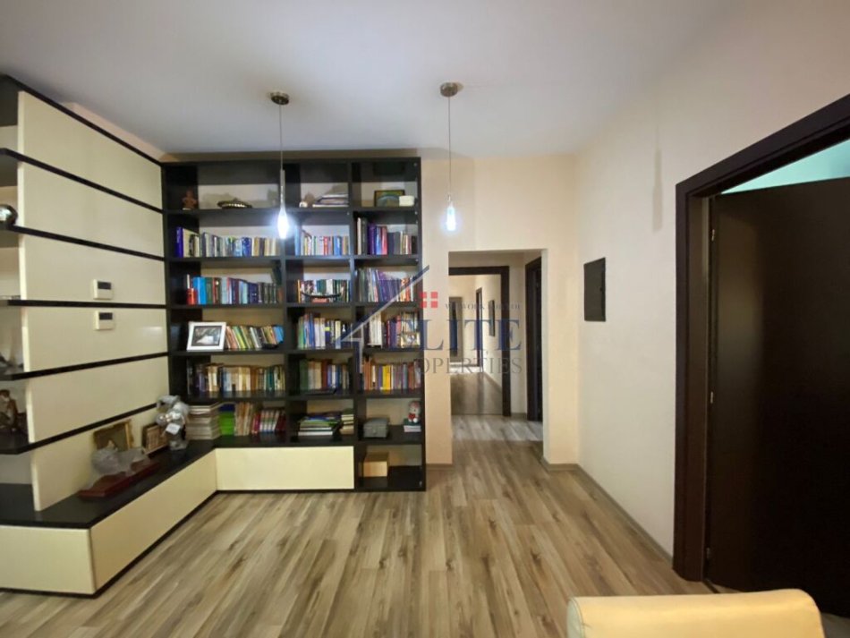 Tirane, jepet me qera apartament+verande | Penthouse 3+1 Kati 7, 500 m² 2.000 € (Bulevardi Zogu i I-re)