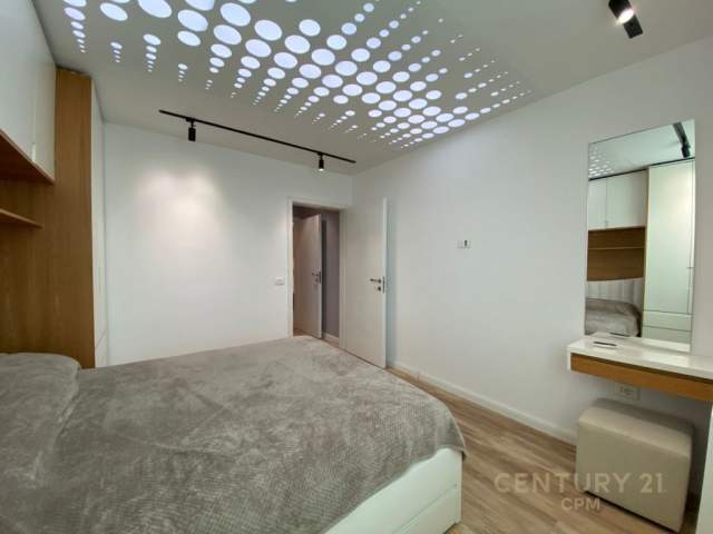 Tirane, jepet me qera apartament 1+1+BLK Kati 6, 81 m² 650 Euro (Siri Kodra)