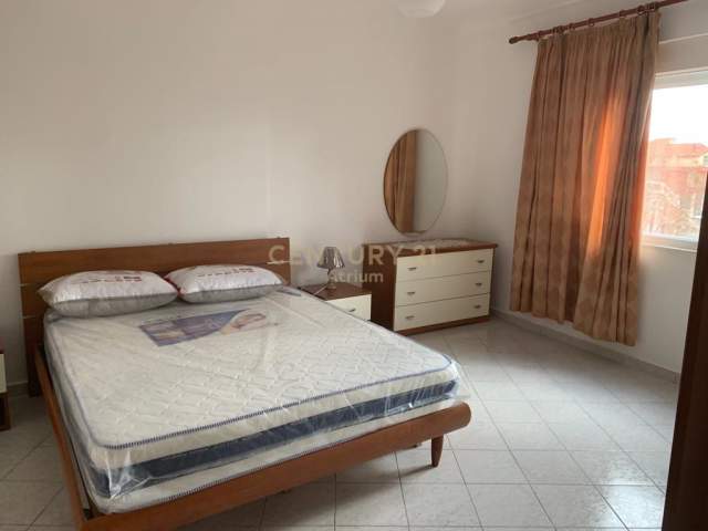 Tirane, jepet me qera apartament 2+1+BLK Kati 4, 100 m² 550 Euro (ish Stacioni i trenit)