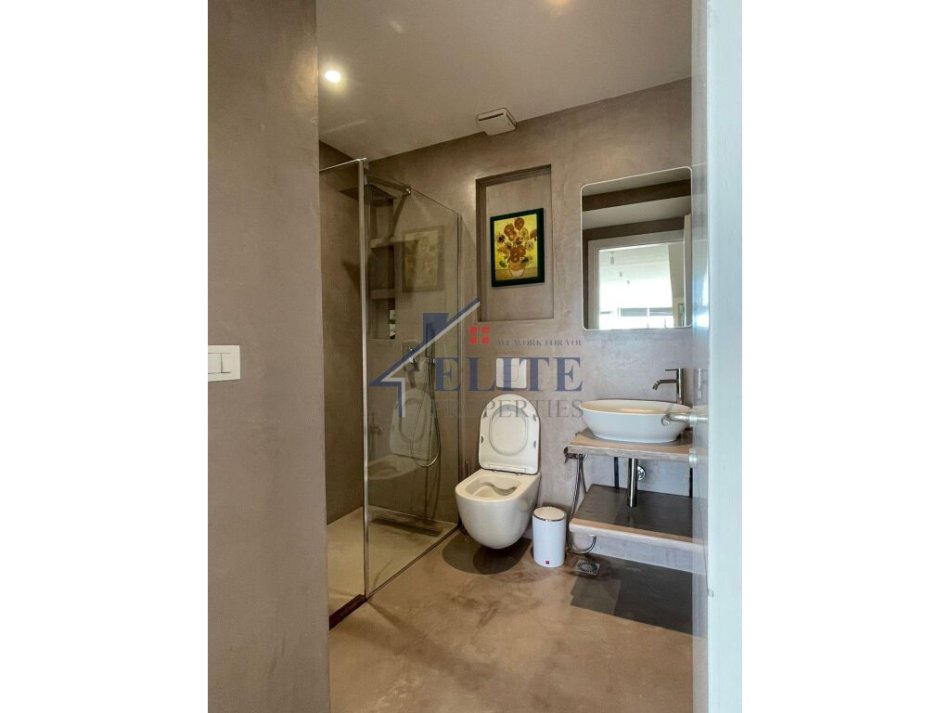 Tirane, shitet apartament 2+1+Ballkon Kati 3, 130 m² 420.000 € (Long Hill Residence)